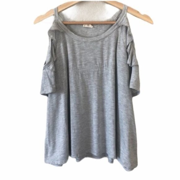 Urban Outfitters Caution to the Wind Cold Shoulder Ruffle Gray Striped T-Shirt L - Picture 1 of 3